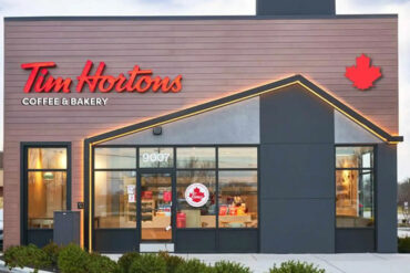 Tim Hortons frena la contratación de trabajadores extranjeros para enfocarse en canadienses